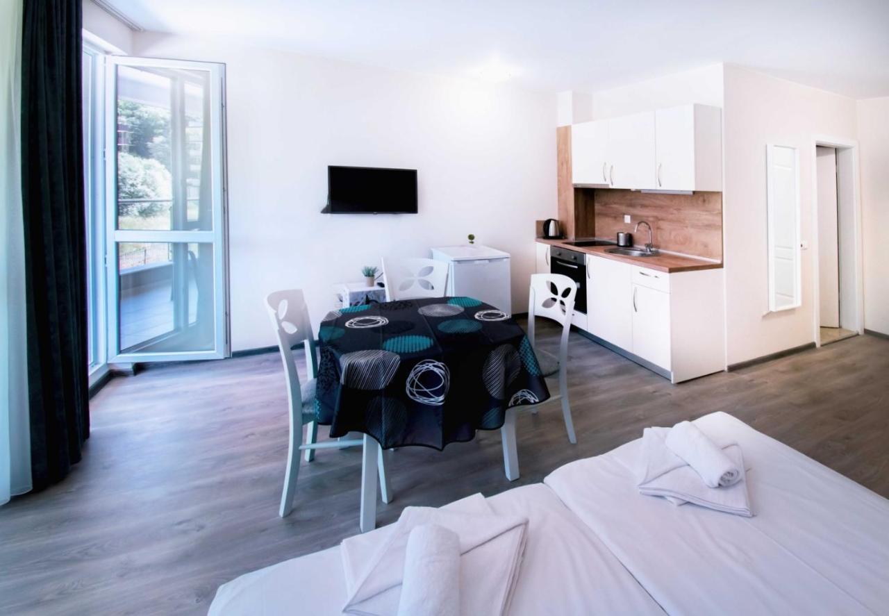 Donchevi Apartments Primorsko Ngoại thất bức ảnh
